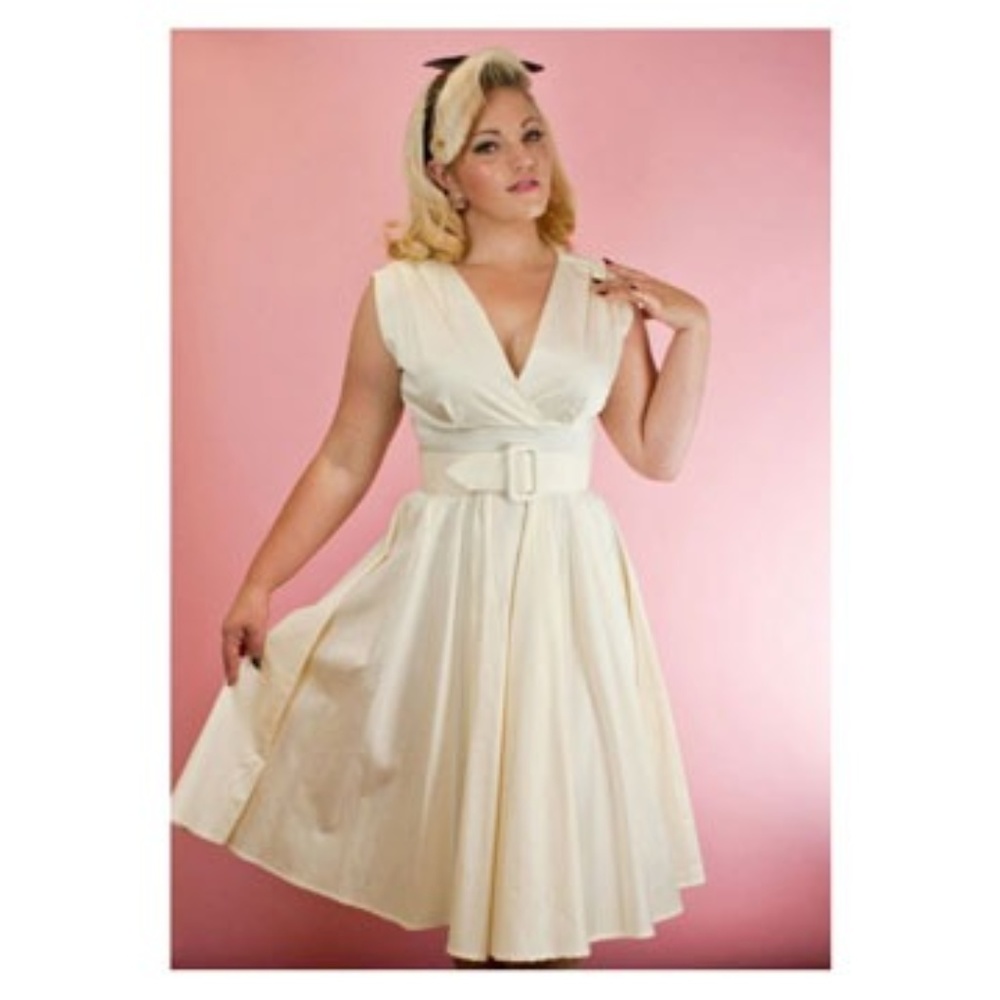 1X IVORY White Vintage Marilyn Halter Dress